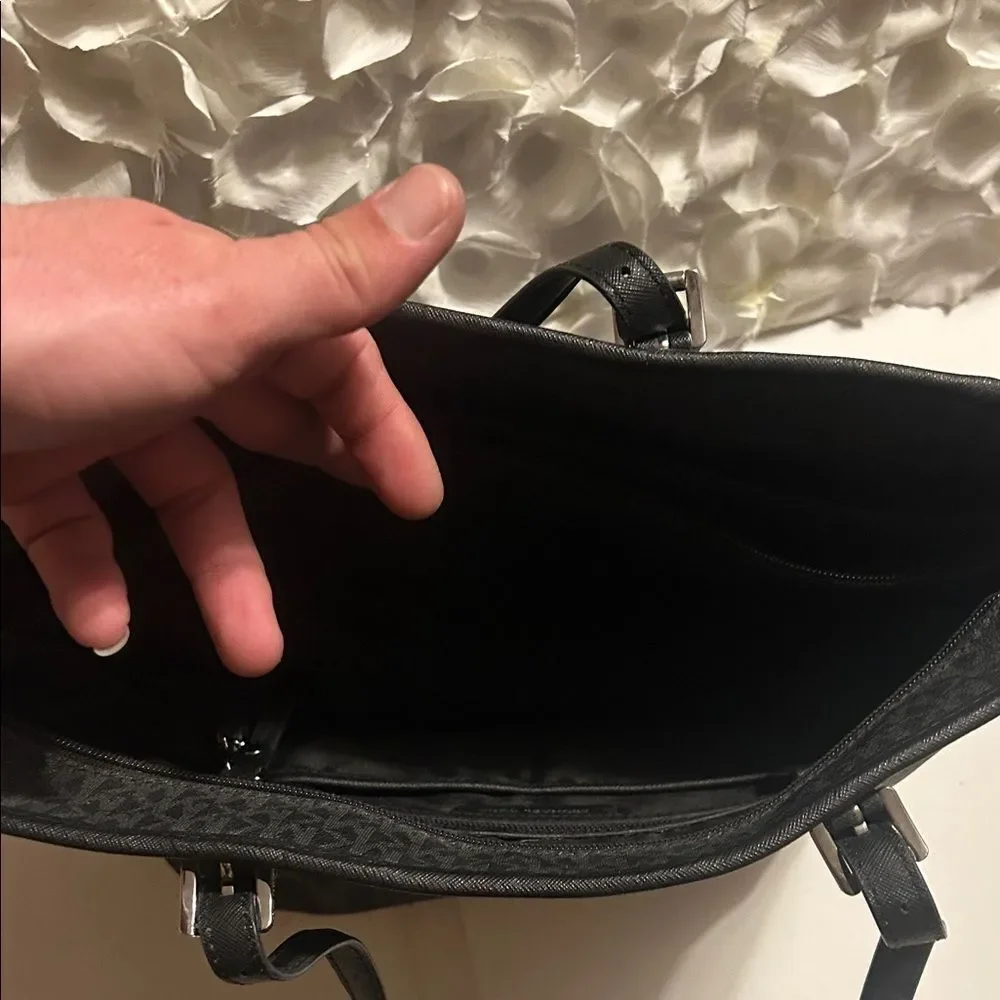 Michael Kors Elegant Black Tote